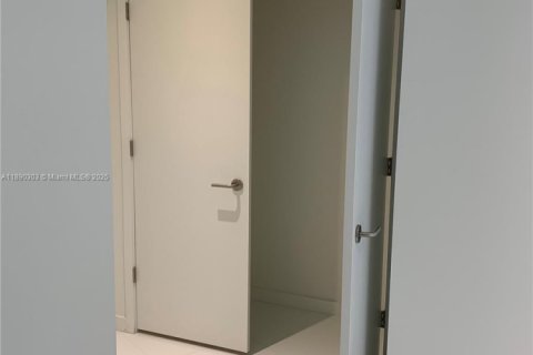Copropriété à louer à Miami, Floride: 1 chambre, 87.05 m2 № 1946859 - photo 12