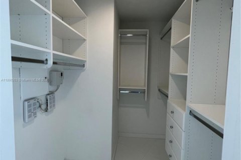 Copropriété à louer à Miami, Floride: 1 chambre, 87.05 m2 № 1946859 - photo 11