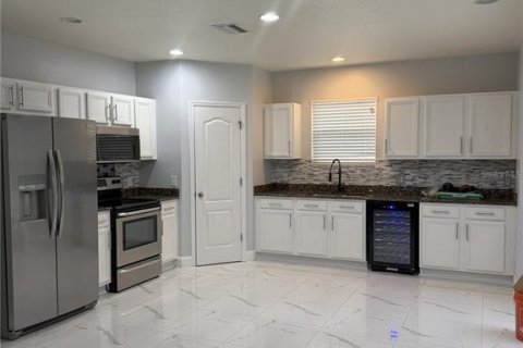 House in Land O' Lakes, Florida 5 bedrooms, 214.6 sq.m. № 2377961 - photo 25