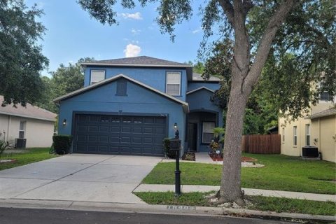 House in Land O' Lakes, Florida 5 bedrooms, 214.6 sq.m. № 2377961