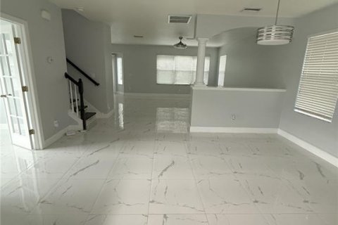 House in Land O' Lakes, Florida 5 bedrooms, 214.6 sq.m. № 2377961 - photo 27