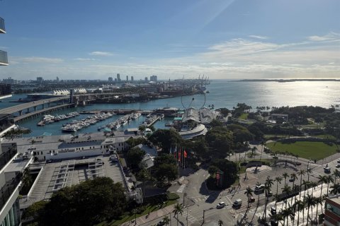 Condo in Miami, Florida, 1 bedroom  № 2087055 - photo 17