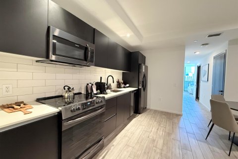 Condo in Miami, Florida, 1 bedroom  № 2087055 - photo 7