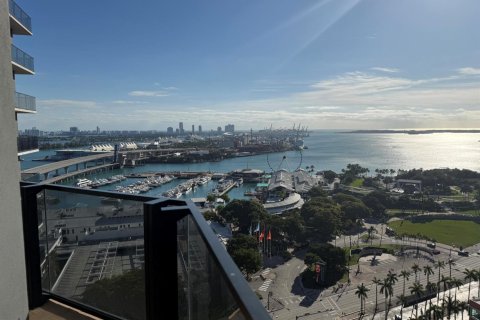 Condo in Miami, Florida, 1 bedroom  № 2087055 - photo 16