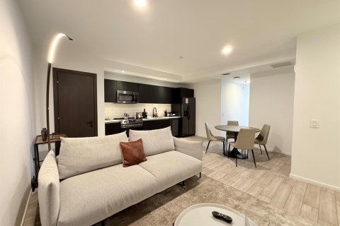 Condo in Miami, Florida, 1 bedroom  № 2087055 - photo 5