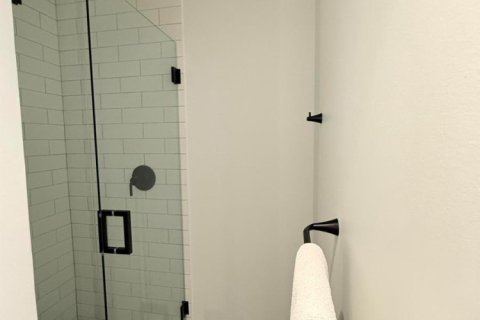 Condo in Miami, Florida, 1 bedroom  № 2087055 - photo 15