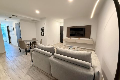 Condo in Miami, Florida, 1 bedroom  № 2087055 - photo 4