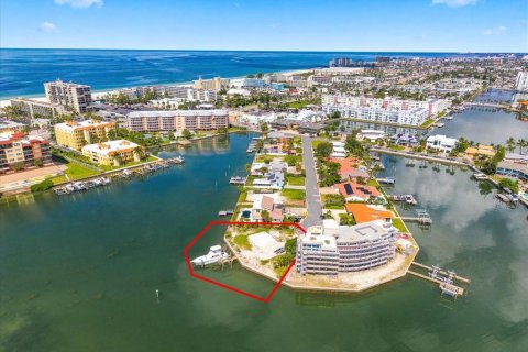 Land in Saint Pete Beach, Florida № 2370823 - photo 18