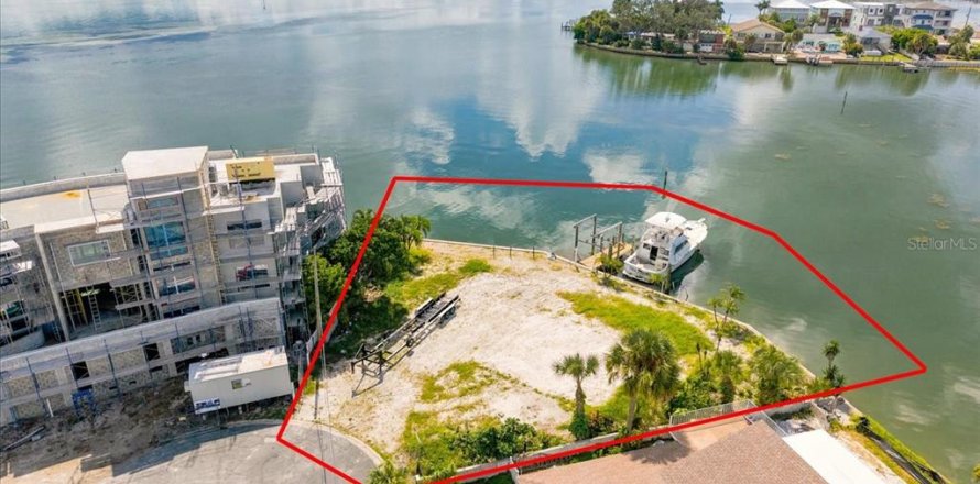 Land in Saint Pete Beach, Florida № 2370823