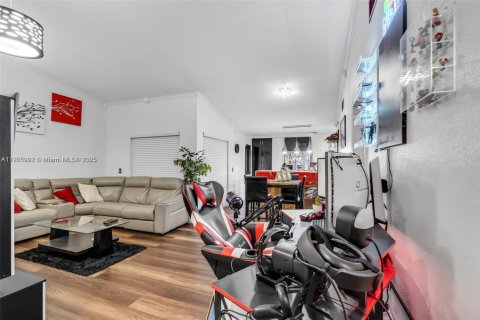 Купить таунхаус в Хайалиа, Флорида 3 спальни, 103.59м2, № 1957275 - фото 26