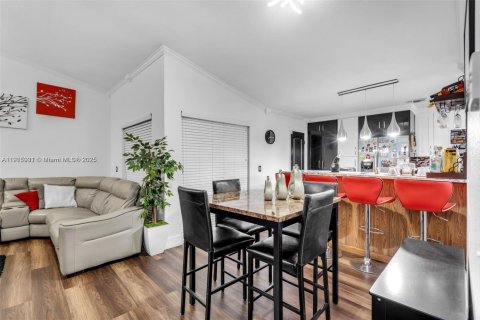 Купить таунхаус в Хайалиа, Флорида 3 спальни, 103.59м2, № 1957275 - фото 23