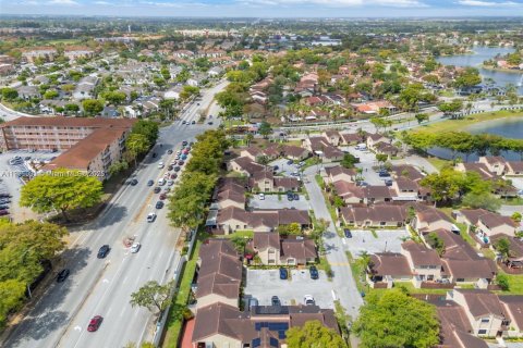 Купить таунхаус в Хайалиа, Флорида 3 спальни, 103.59м2, № 1957275 - фото 14