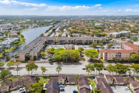 Купить таунхаус в Хайалиа, Флорида 3 спальни, 103.59м2, № 1957275 - фото 12