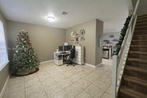 Townhouse in Homestead, Florida 2 bedrooms, 113.71 sq.m. № 2003056 - photo 2