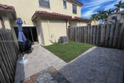 Townhouse in Homestead, Florida 2 bedrooms, 113.71 sq.m. № 2003056 - photo 4
