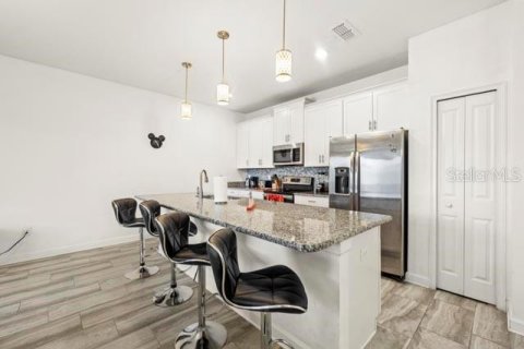 Townhouse in STOREY LAKE in Kissimmee, Florida 4 bedrooms, 177.81 sq.m. № 2386172 - photo 11