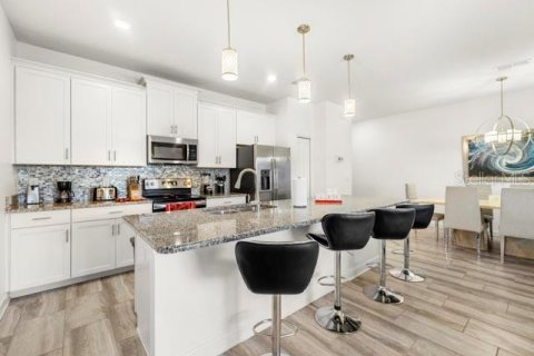 Townhouse in STOREY LAKE in Kissimmee, Florida 4 bedrooms, 177.81 sq.m. № 2386172 - photo 13