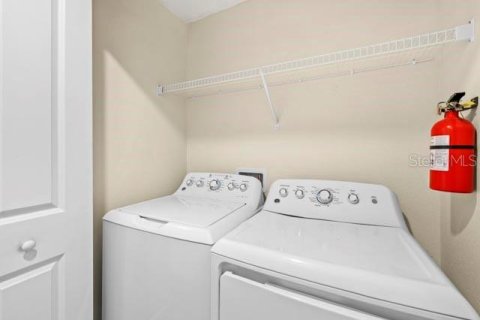 Townhouse in STOREY LAKE in Kissimmee, Florida 4 bedrooms, 177.81 sq.m. № 2386172 - photo 19