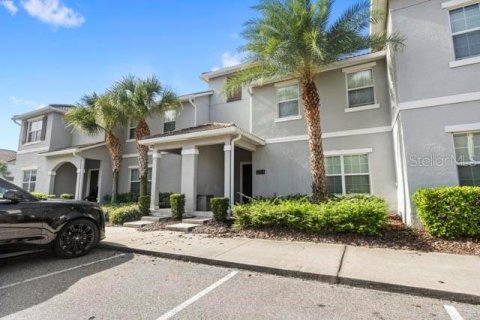 Townhouse in STOREY LAKE in Kissimmee, Florida 4 bedrooms, 177.81 sq.m. № 2386172 - photo 2