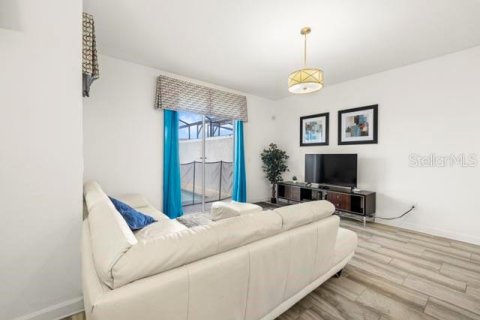 Townhouse in STOREY LAKE in Kissimmee, Florida 4 bedrooms, 177.81 sq.m. № 2386172 - photo 10