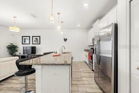 Townhouse in STOREY LAKE in Kissimmee, Florida 4 bedrooms, 177.81 sq.m. № 2386172 - photo 7