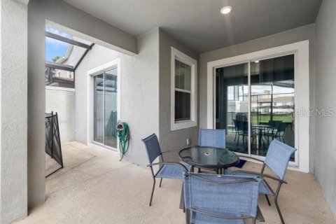 Townhouse in STOREY LAKE in Kissimmee, Florida 4 bedrooms, 177.81 sq.m. № 2386172 - photo 27