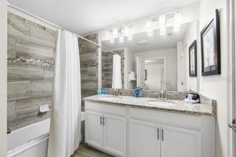 Townhouse in STOREY LAKE in Kissimmee, Florida 4 bedrooms, 177.81 sq.m. № 2386172 - photo 18