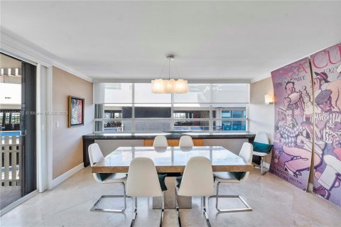 Condominio en venta en Miami, Florida, 3 dormitorios, 225.2 m2 № 1864111 - foto 5