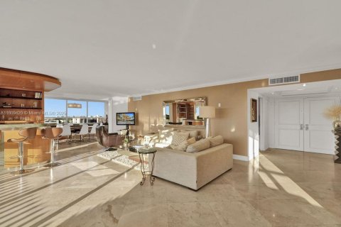 Condominio en venta en Miami, Florida, 3 dormitorios, 225.2 m2 № 1864111 - foto 12