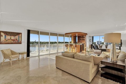 Condominio en venta en Miami, Florida, 3 dormitorios, 225.2 m2 № 1864111 - foto 7