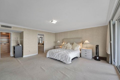 Condominio en venta en Miami, Florida, 3 dormitorios, 225.2 m2 № 1864111 - foto 23