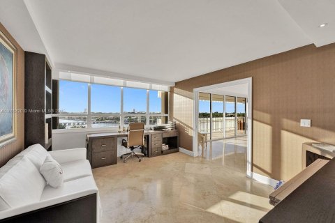 Condominio en venta en Miami, Florida, 3 dormitorios, 225.2 m2 № 1864111 - foto 9