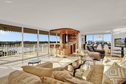 Condominio en venta en Miami, Florida, 3 dormitorios, 225.2 m2 № 1864111 - foto 11