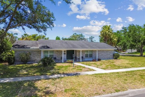 Casa en venta en Tampa, Florida, 4 dormitorios, 223.43 m2 № 1795153 - foto 1