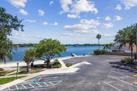 Casa en venta en Tampa, Florida, 4 dormitorios, 223.43 m2 № 1795153 - foto 23