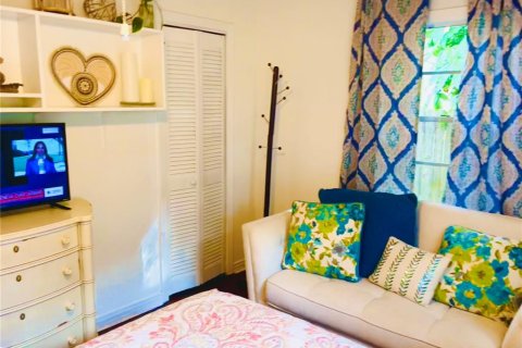 Casa en venta en Tampa, Florida, 2 dormitorios, 70.23 m2 № 1791173 - foto 8