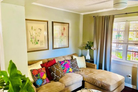 Casa en venta en Tampa, Florida, 2 dormitorios, 70.23 m2 № 1791173 - foto 3