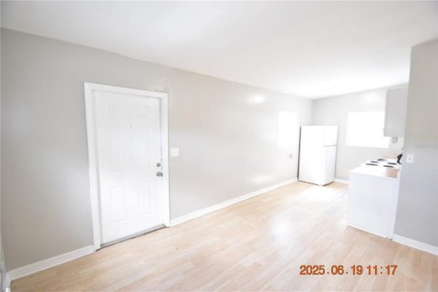 Apartamento en alquiler en Saint Petersburg, Florida, 2 dormitorios, 53.51 m2 № 1798389 - foto 9