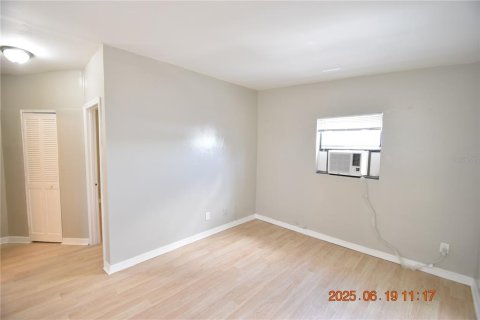 Apartamento en alquiler en Saint Petersburg, Florida, 2 dormitorios, 53.51 m2 № 1798389 - foto 11
