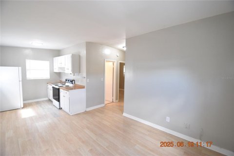 Apartamento en alquiler en Saint Petersburg, Florida, 2 dormitorios, 53.51 m2 № 1798389 - foto 10