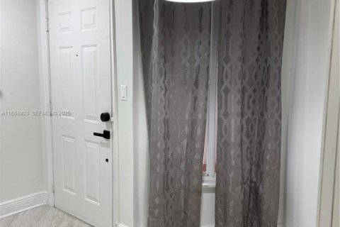 Touwnhouse à louer à Miami, Floride: 3 chambres, 132.85 m2 № 1933400 - photo 19