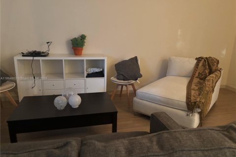 Touwnhouse à louer à Miami, Floride: 3 chambres, 132.85 m2 № 1933400 - photo 3