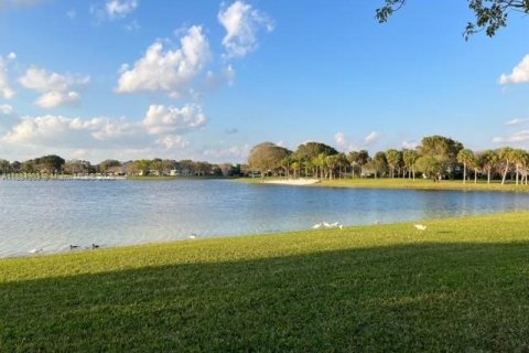 Touwnhouse à louer à Miami, Floride: 3 chambres, 132.85 m2 № 1933400 - photo 4