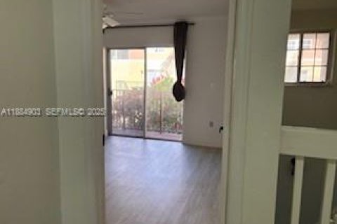 Adosado en alquiler en Miami, Florida, 3 dormitorios, 132.85 m2 № 1933400 - foto 26