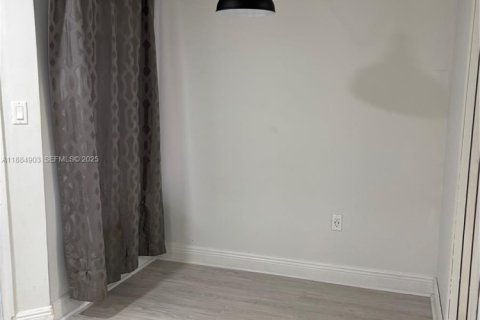 Touwnhouse à louer à Miami, Floride: 3 chambres, 132.85 m2 № 1933400 - photo 20