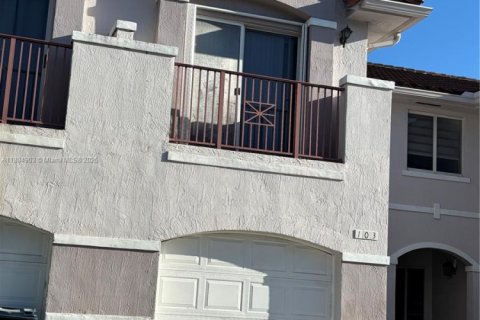 Touwnhouse à louer à Miami, Floride: 3 chambres, 132.85 m2 № 1933400 - photo 2