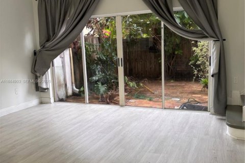 Touwnhouse à louer à Miami, Floride: 3 chambres, 132.85 m2 № 1933400 - photo 16