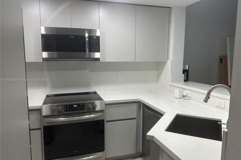 Touwnhouse à louer à Miami, Floride: 3 chambres, 132.85 m2 № 1933400 - photo 5