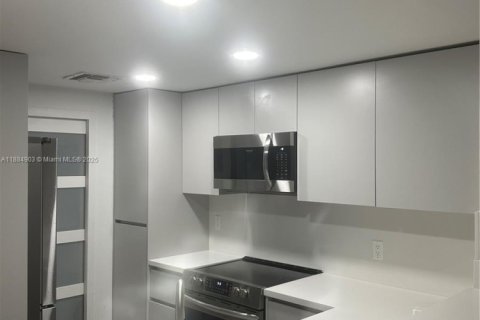 Touwnhouse à louer à Miami, Floride: 3 chambres, 132.85 m2 № 1933400 - photo 9