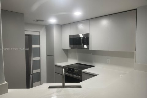 Touwnhouse à louer à Miami, Floride: 3 chambres, 132.85 m2 № 1933400 - photo 8